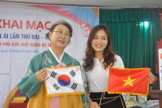 Gian hàng nhân ái 2023
