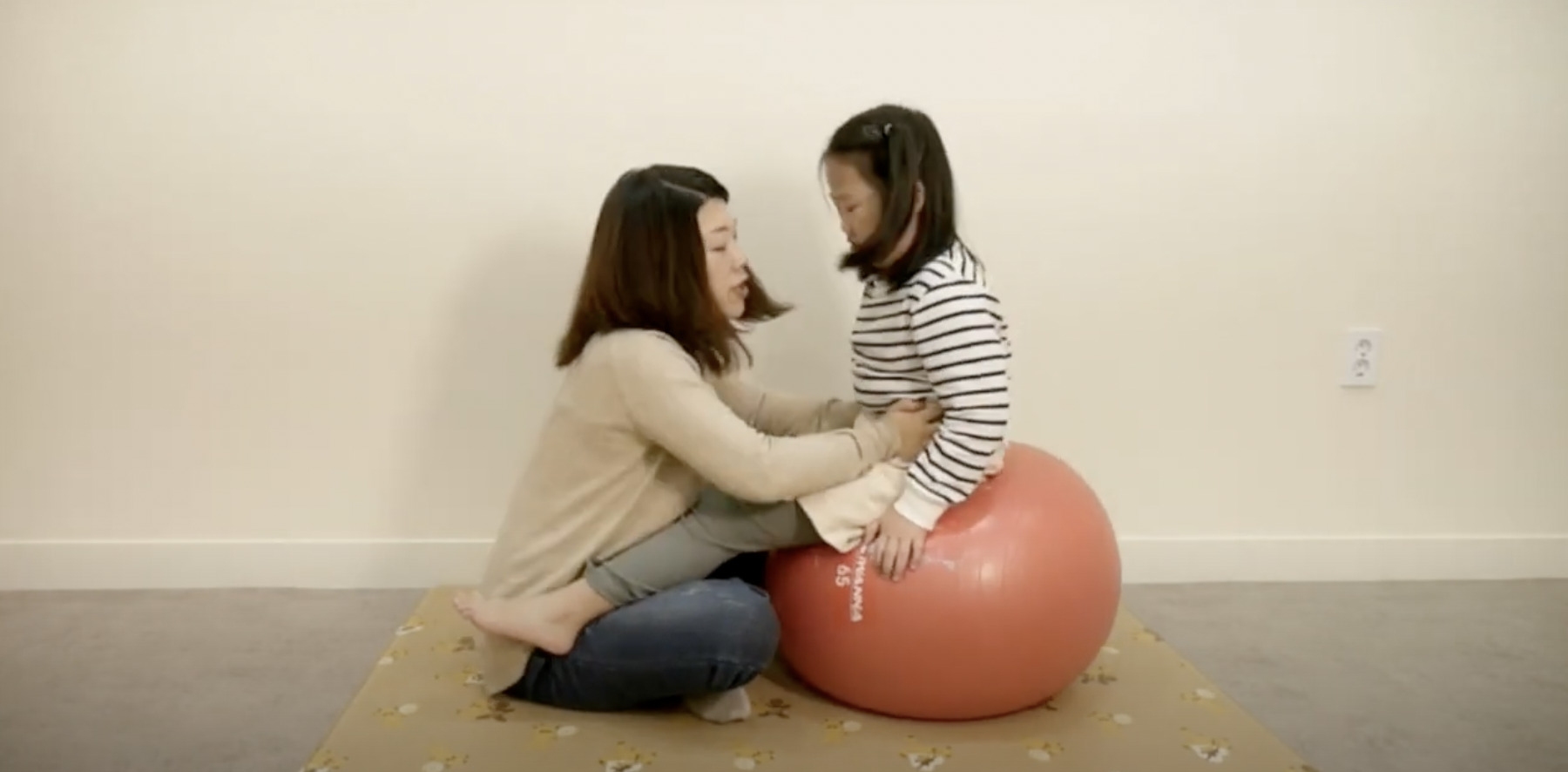 Chơi với bóng Gymball 1